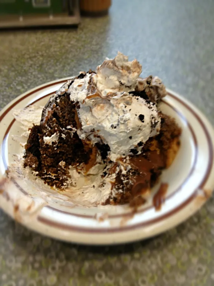 Chocolate, peanut butter, whipped cream, Oreo Pie. (8/20)|Stephanie Clintonさん