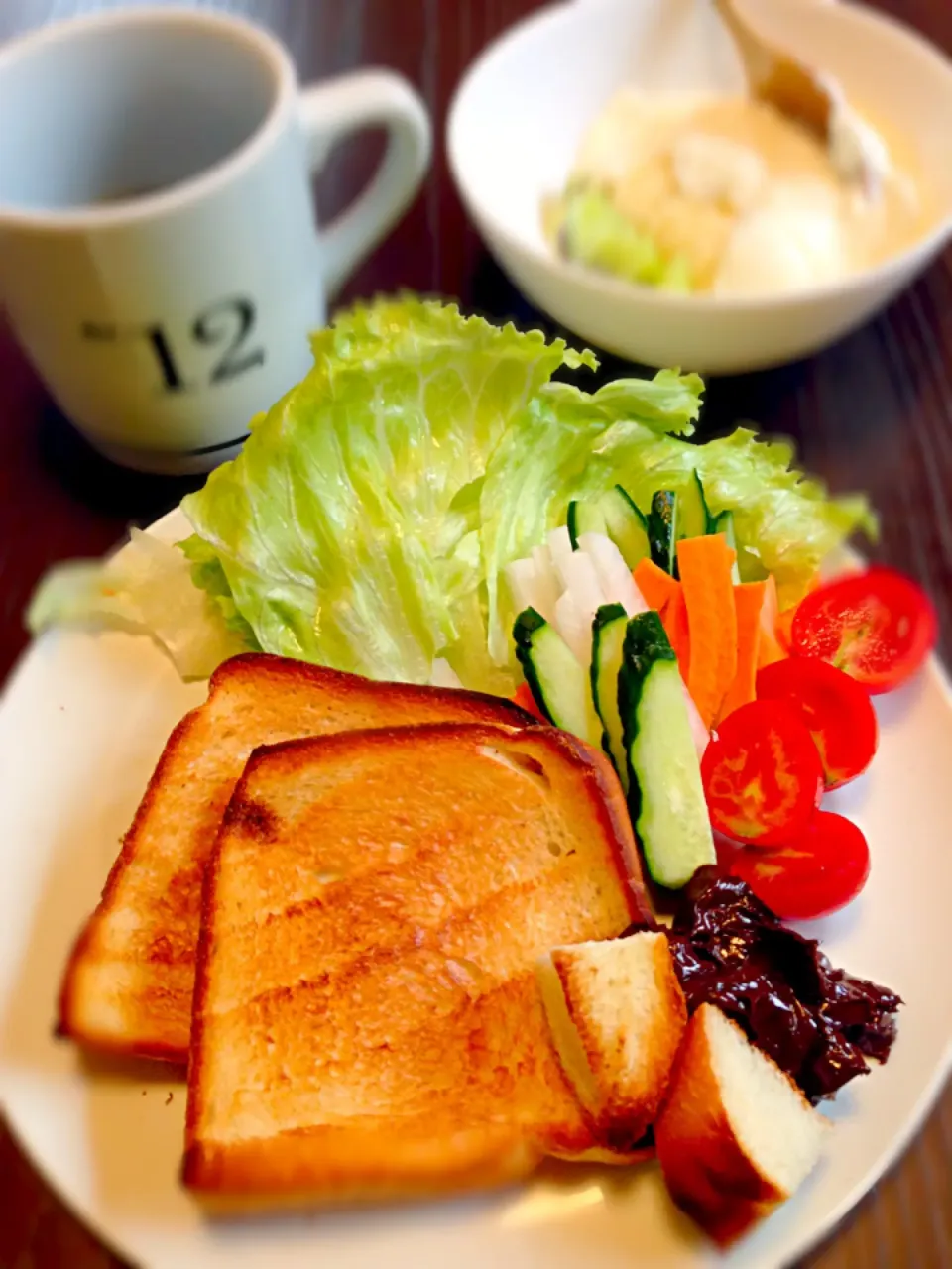 昨日のパンでモーニング♪チョコクリームが食べたくてぇ今日は食パン！|カナ☆デップさん