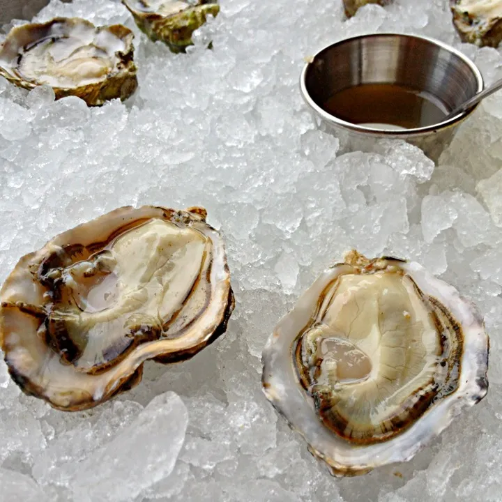 Snapdishの料理写真:Kumamoto Oysters!|John Tompkinsさん