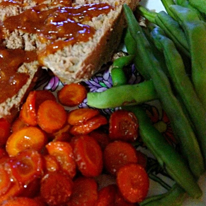 Turkey Meatloaf with Veggies|http://melissasmenu.wordpress.com/さん