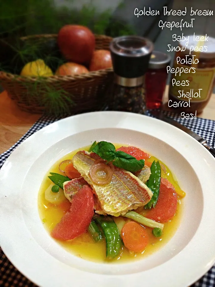 Poach golden thread bream with grapefruit and saffron broth|rick chanさん