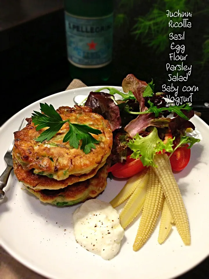 Snapdishの料理写真:Zucchini fritters with baby corn salad and yoghurt|rick chanさん