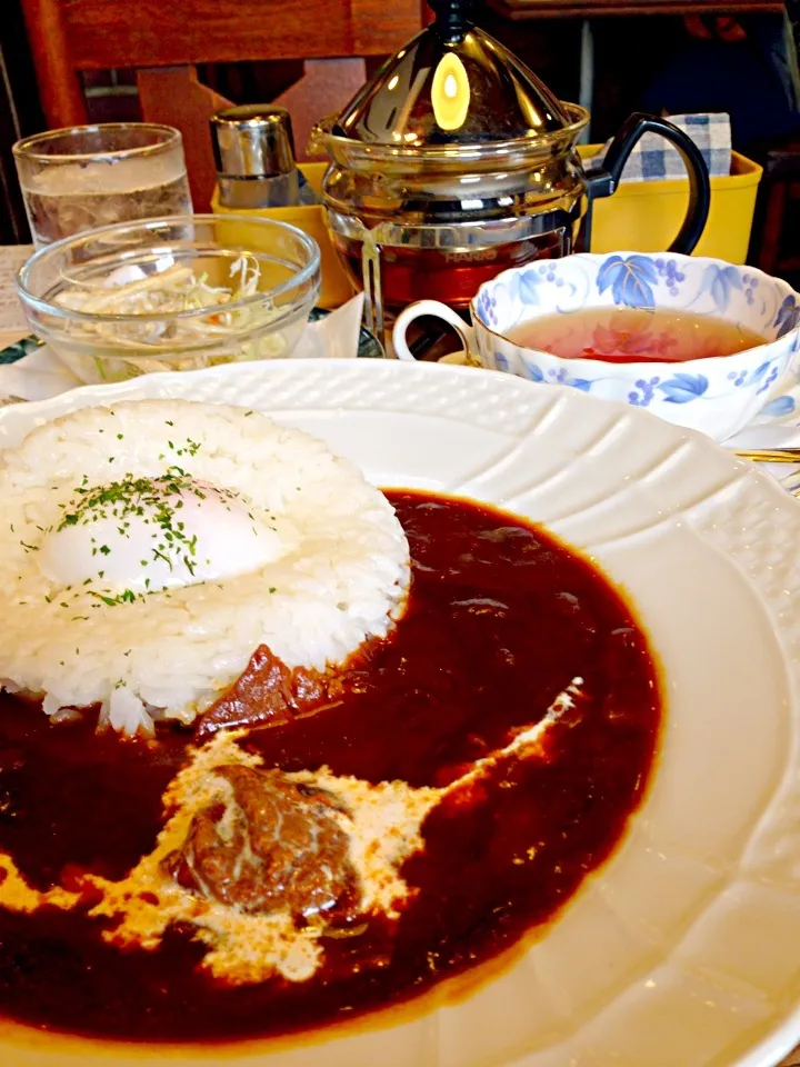 ハヤシライス・ごぼうと野菜サラダ・紅茶|がぁがさん