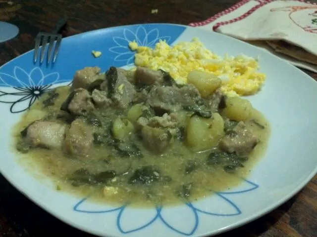 verdolagas con puerco y huevos revueltos|Javier Rdz.さん