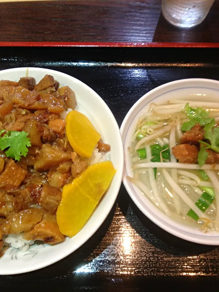 劉の家 魯肉飯、担仔ビーフンセット|よだみなさん