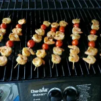 Snapdishの料理写真:marinated shrimps with grape tomatoes skewers|alisonさん