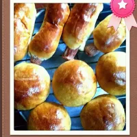 Sausage and meat floss buns|jenny lauさん