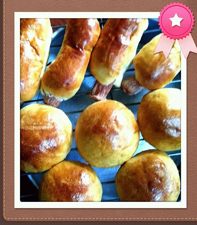 Sausage and meat floss buns|jenny lauさん