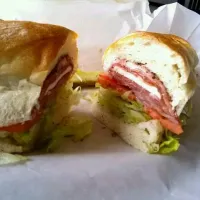 prosciutto and fresh mozzarella sub|Alissa Munさん