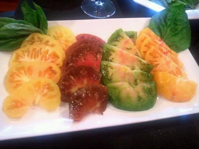 heirloom tomatoes|Alissa Munさん