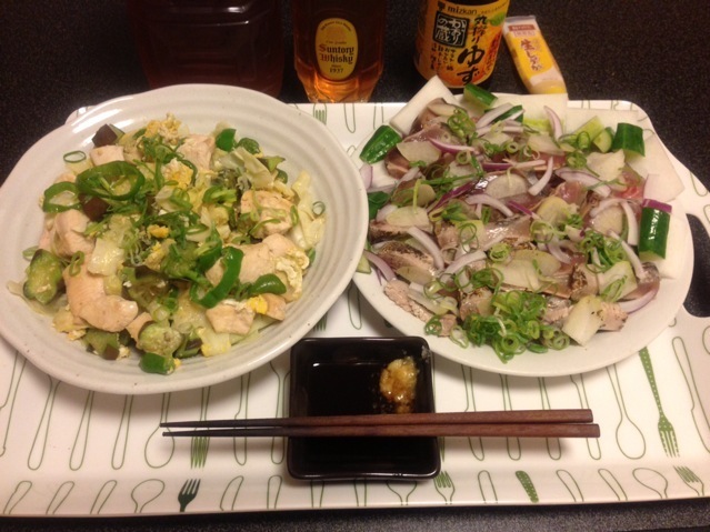 鶏胸肉と長茄子キャベツピーマンのニンニク醤油炒め ニンニクたっぷり鰹のたたき サソリ Snapdish スナップディッシュ Id V8anca