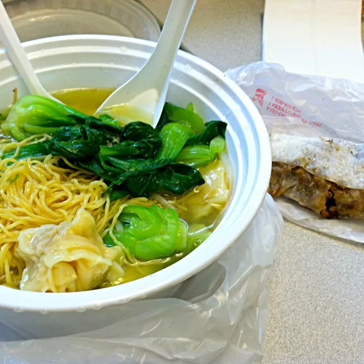 Vegetable and shrimp wonton noodle soup and a duck roll|Martha P.さん