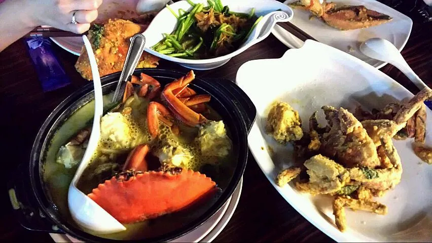 Crab bee hoon soup and salted egg crab|genさん