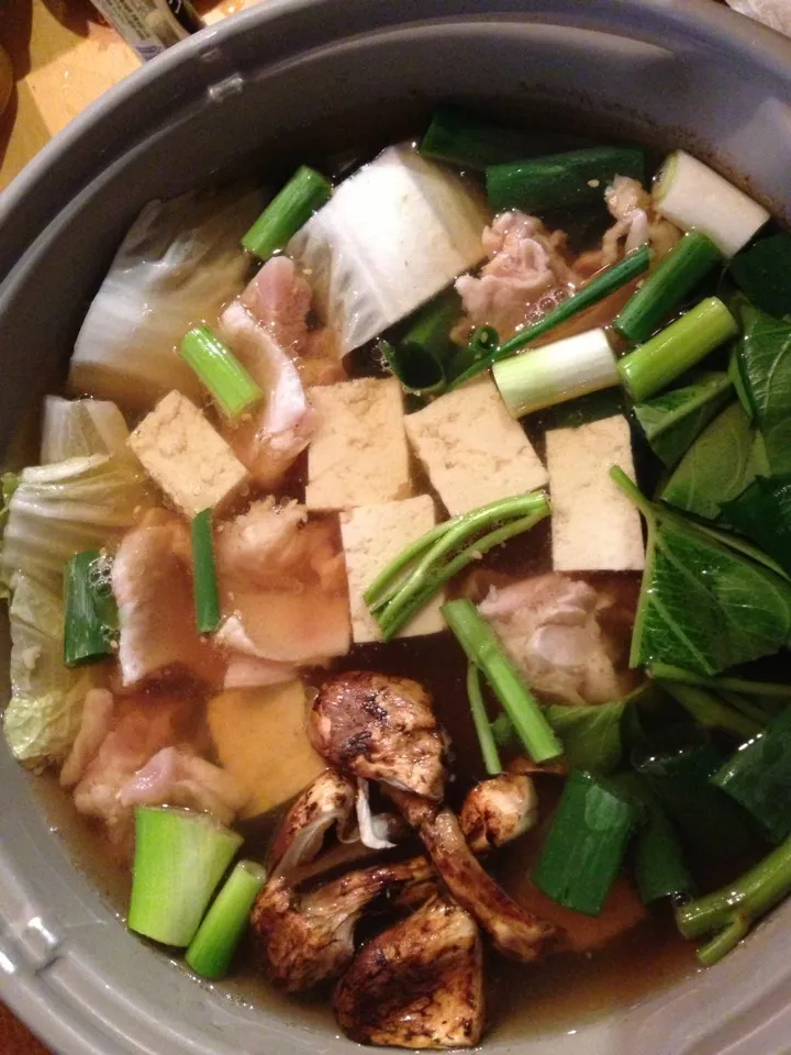 三河地鶏の鍋 煮込み中|あきらさん