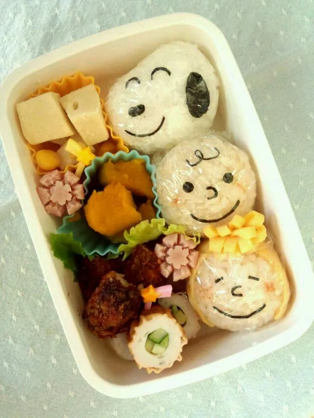 なおこｻﾝがお手本＊peanutsの仲間たち弁当♡|Naomaimaiさん