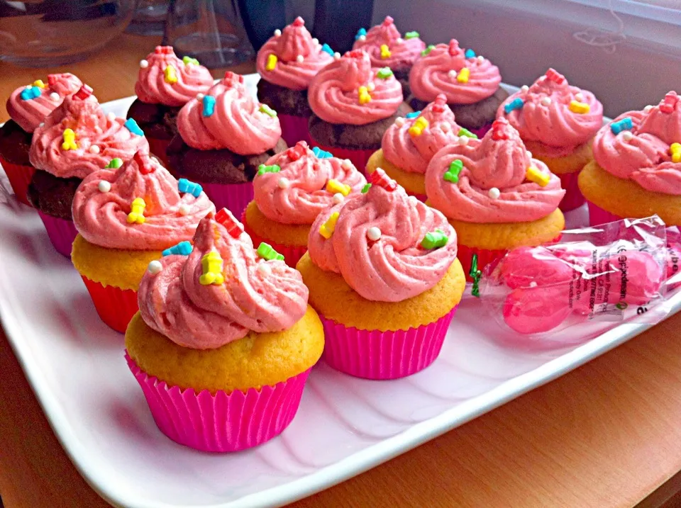 Snapdishの料理写真:cupcake for hens|mayumi hassさん