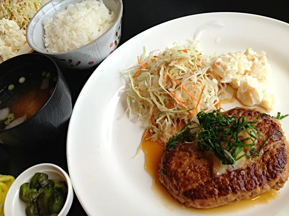 おろしハンバーグ定食 500円|Kojiさん