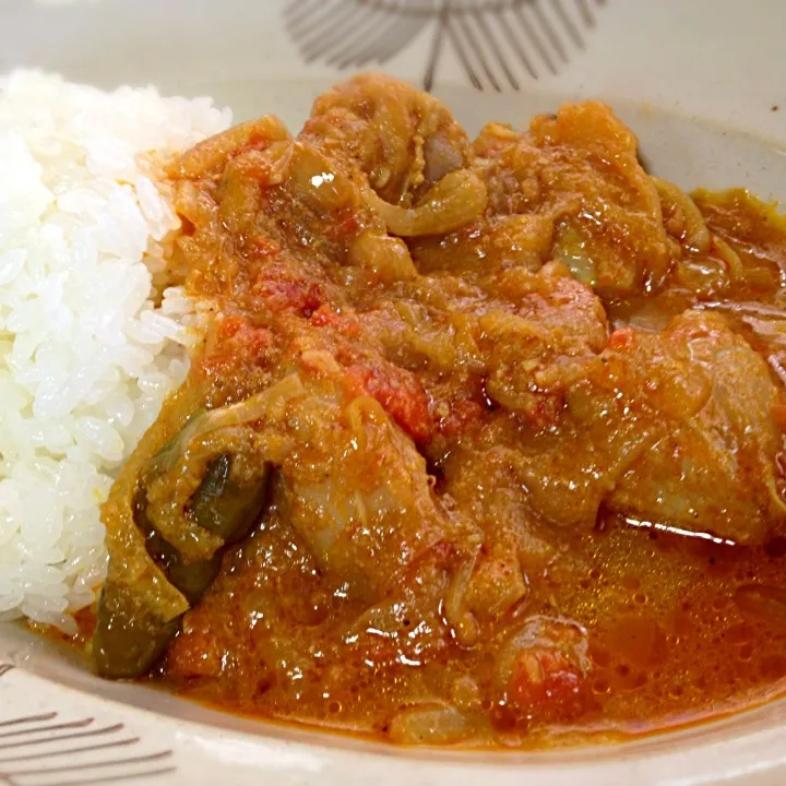 ヨーグルトとトマト風味のチキンカレー北インド風|でおでおさん