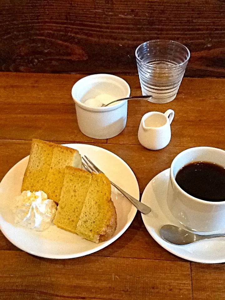 シフォンケーキとコーヒー☕|さとう かおりさん