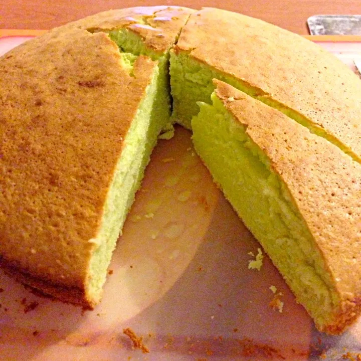 Pandan sponge cake.|noorabitaさん