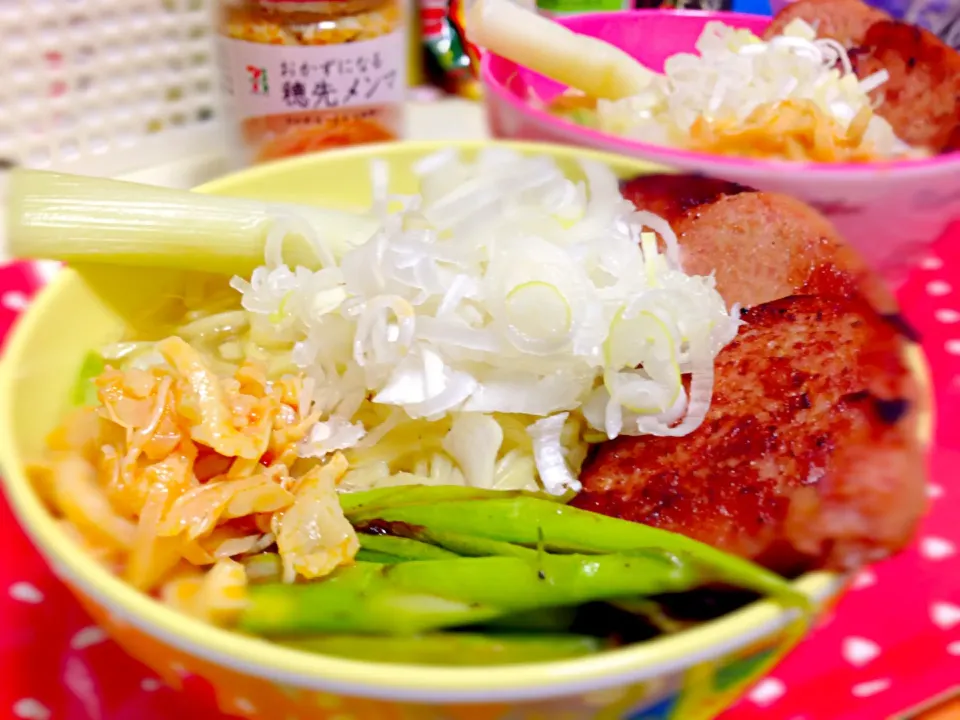 無性に食べたくなった夜食ラーメン🍜200投稿記念|きゅうちゃんさん