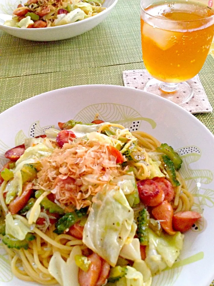 Snapdishの料理写真:🍎ゴーヤ入りペペロンチーノ🍝の朝ごはん✨🍎|Candyさん