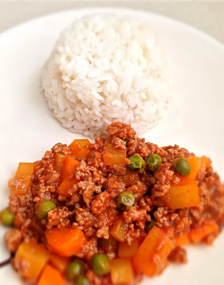 Picadillo de Res con Verduras y Arroz Blanco al Vapor.|Loreleyさん