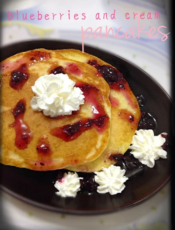 Blueberries and Cream Pancake|Nyam | 照ちゃんさん