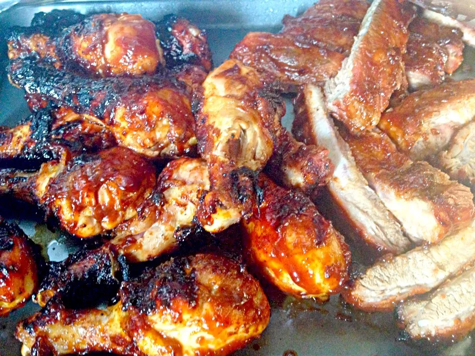 Barbecue chicken and pork ribs|Marnelli Dela Cruz Hollandさん