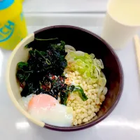 Snapdishの料理写真:学食！釜玉うどん|めぐりーんさん