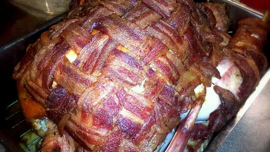 Snapdishの料理写真:Bacon-wrapped turkey|Sashi Steinerさん