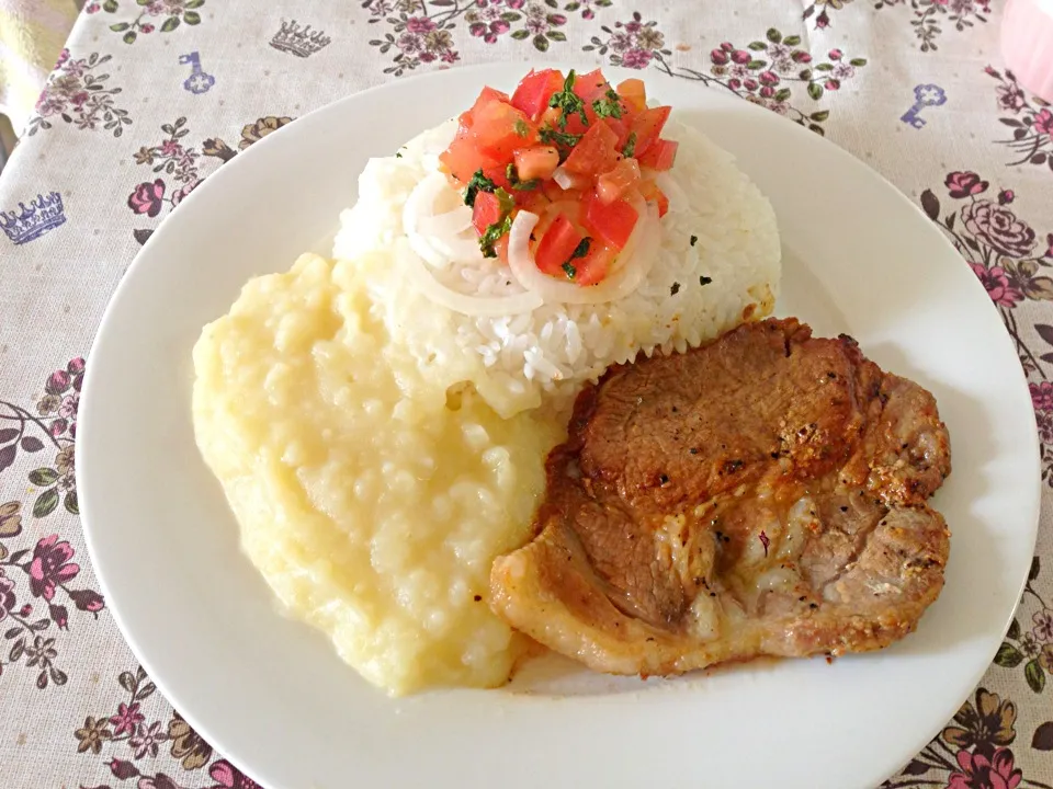 Batata pure with fried pork|carolina O.さん