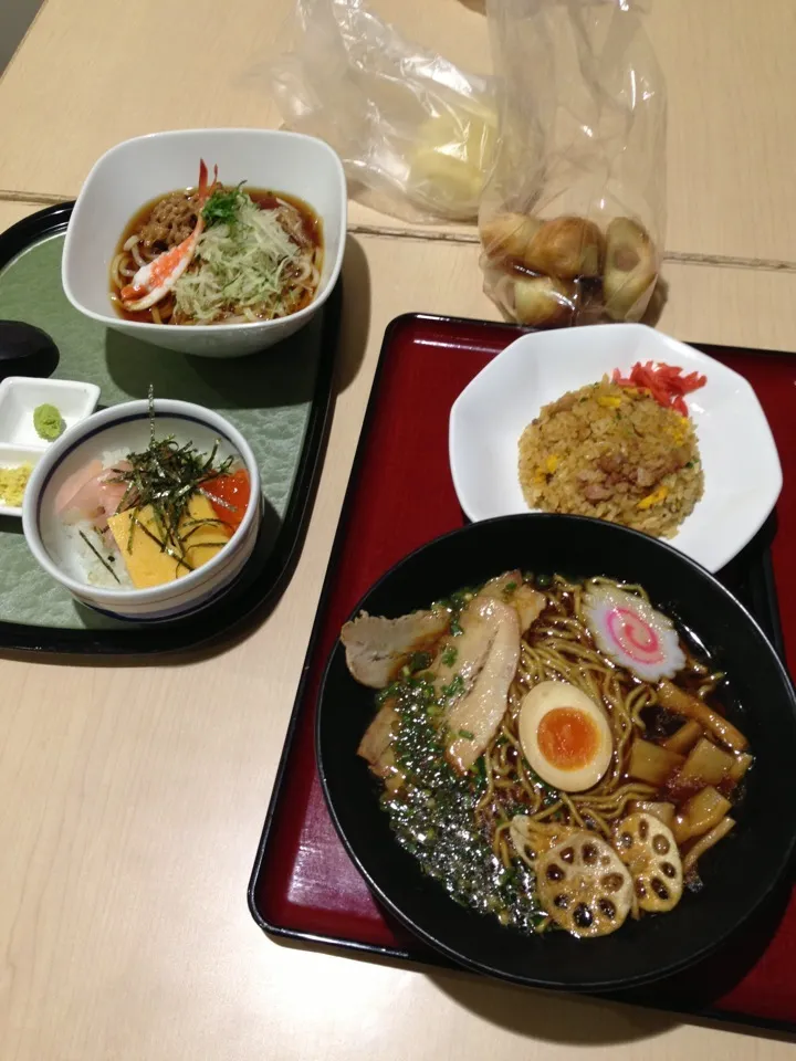 Snapdishの料理写真:友部SAにてランチ！|中華蕎麦 銀時さん