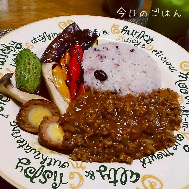 Snapdishの料理写真:夏野菜をオーブンで焼いて添えました！
野菜の甘味とキーマーカレーがよく合う＼(^o^)／|シェリリンさん