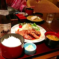 Snapdishの料理写真:トンテキ定食|ナオさん