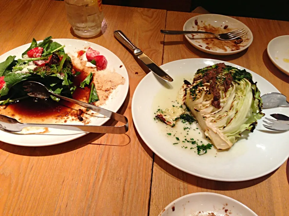 ほうれん草のサラダと焼きキャベツのアンチョビソース|Nao K. Tさん