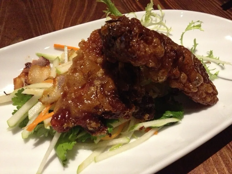 Crispy duck thigh with Thai salad|AmeSabさん