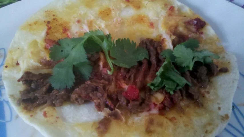 quesadillas con chorizo, frijoles y cilantro|Javier Rdz.さん