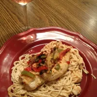 Grilled chicken with peppers and whole wheat shrimp pasta|Tanya Brownさん