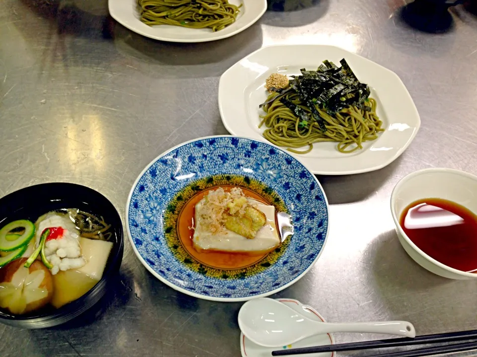 鱧のお吸い物 胡麻豆腐 茶蕎麦|彩夏さん