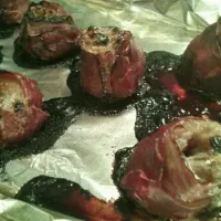 Snapdishの料理写真:grilled prosciutto-wrapped fresh figs stuffed with gorgonzola and local honey|Dan Zarinさん