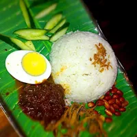 Snapdishの料理写真:Nasi lemak|kaori kaoriさん