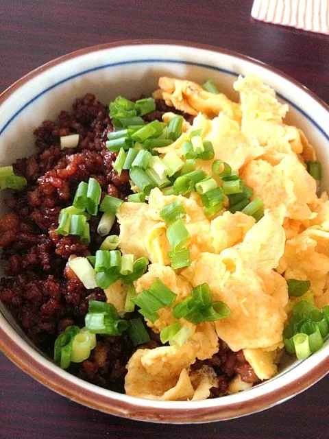 鶏そぼろ丼|ことりんごさん