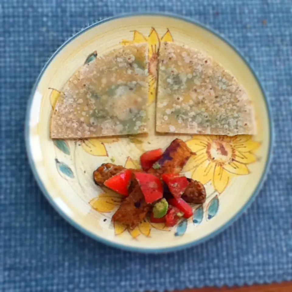 Avocado quesadillas, tempeh & tomatoes|Sai linさん