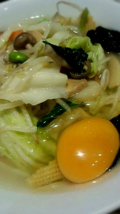 野菜たっぷりタン麺、生卵付き|kunio fukayaさん