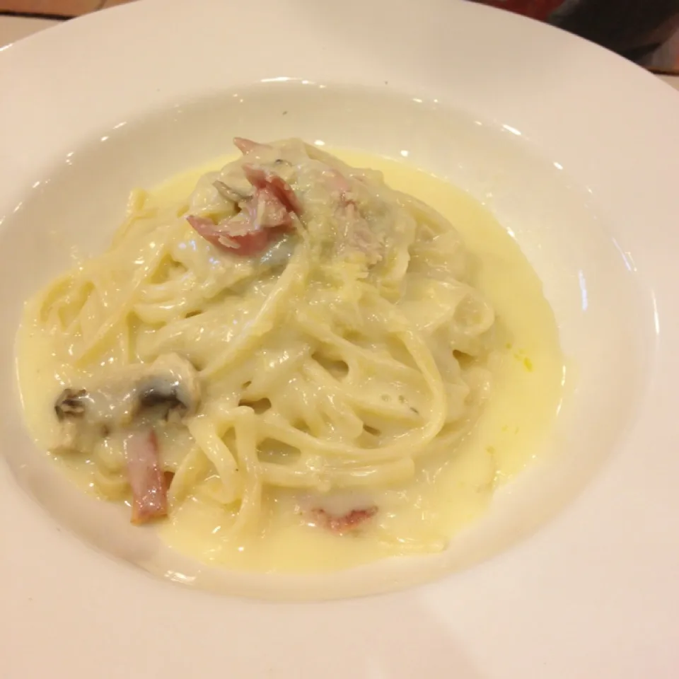 Pizza Hut's turkey carbonara|Lindy Teoさん