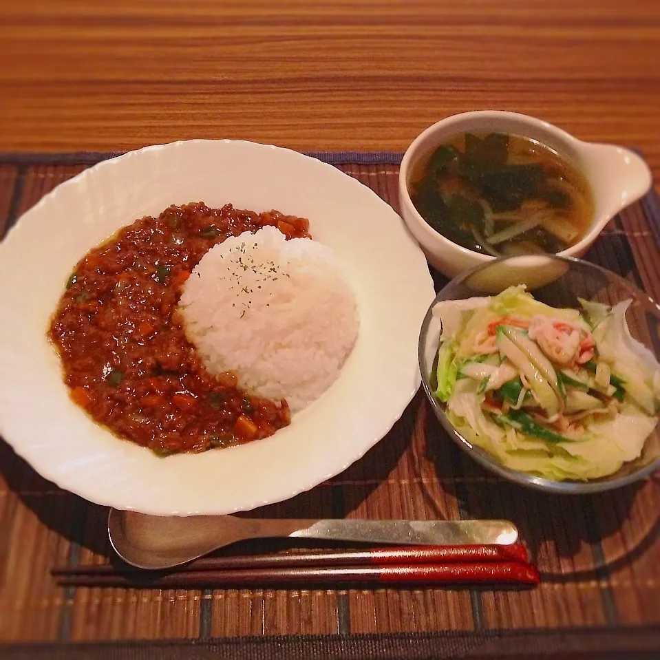 ドライカレー、カニカマサラダ、ワカメスープ|はるさん