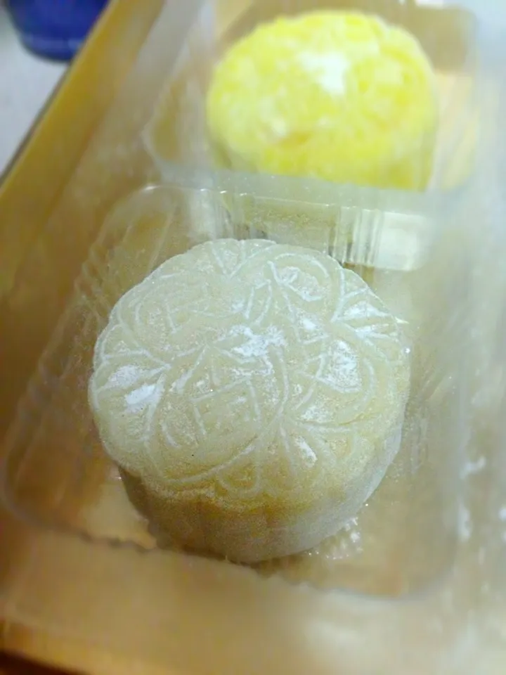 Durian mooncake. ^^|해리さん