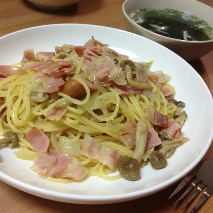 Snapdishの料理写真:しめじ和風パスタ|Takeo Kanekoさん