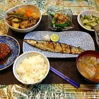 Snapdishの料理写真:久しぶりの手料理   五十肩で配膳もままならずトラムセットを飲む毎日でした|ベタママさん